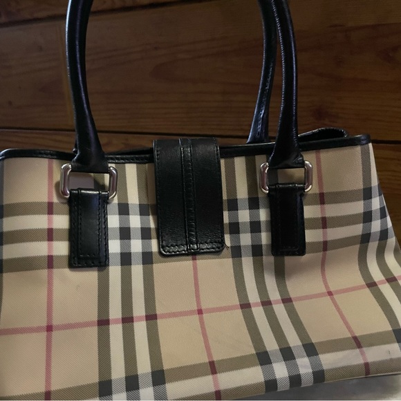 Burberry Nova Medium 💯 Authentic - Picture 2 of 6
